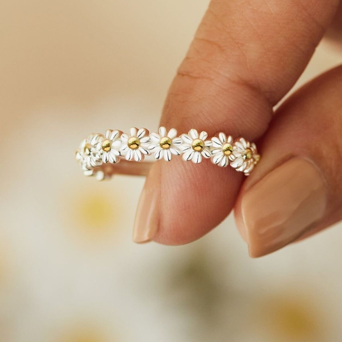 ANILLO FLOR MARGARITA DULCE (AJUSTABLE)